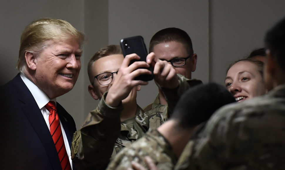 Donaldas Trumpas ir JAV kariai Afganistane
