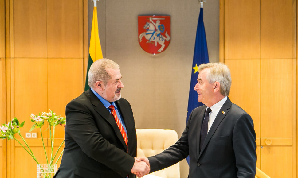 Pasaulio Krymo totorių kongreso pirmininkas ir Ukrainos Aukščiausiosios Rados narys Refatas Čubarovas susitiko su Seimo pirmininku Viktoru Pranckiečiu