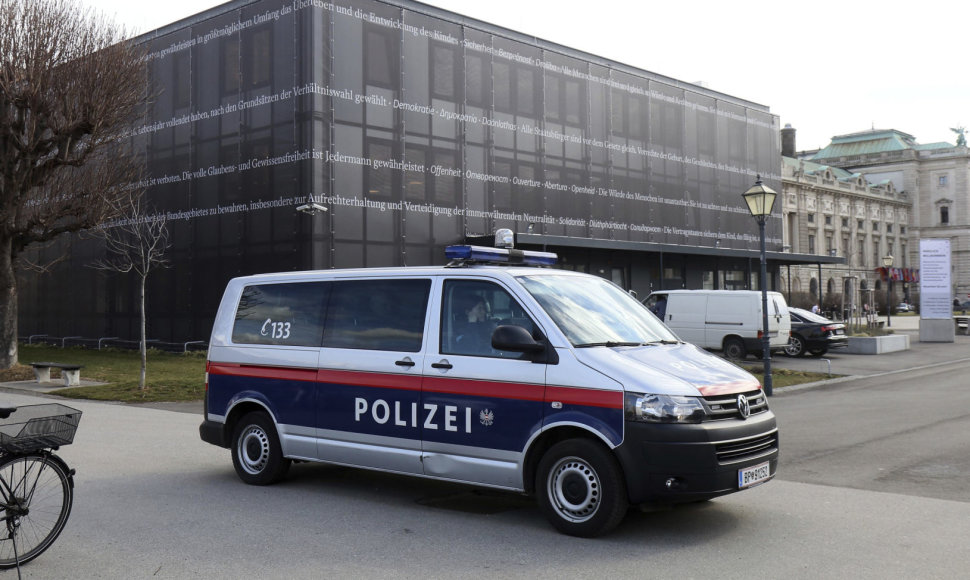 Policijos automobilis prie Austrijos parlamento