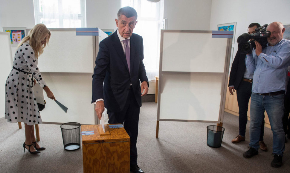 EP rinkimuose balsuoja Čekijos premjeras Andrejus Babišas
