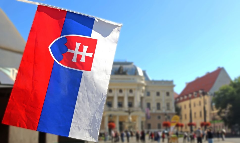 Slovakijos vėliava Bratislavoje