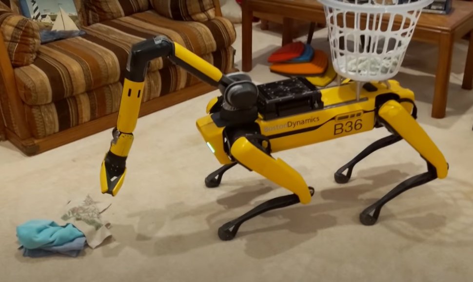 „Boston Dynamics“ robotas-šuo „Spot“ dabar bus idealus pagalbininkas paauglio kambariui apkuopti
