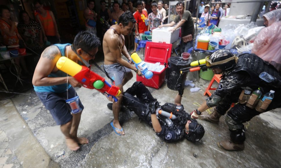 Tailande, Mianmare, Kambodžoje ir Laose vyksta vandens festivalis