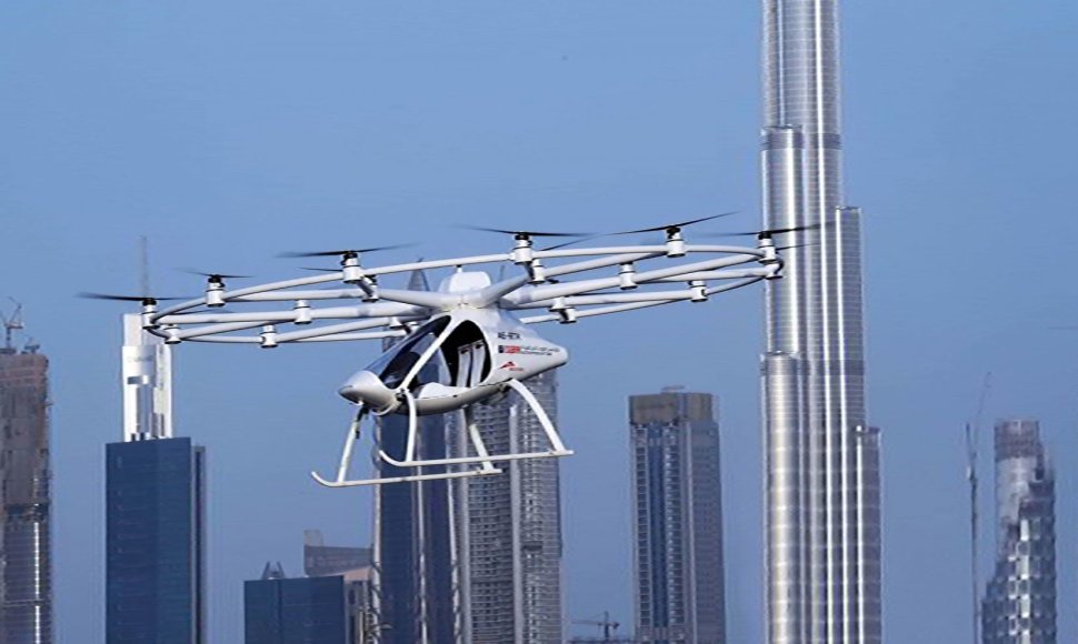 Dubajuje išbandytas pirmasis autonominis skraidantis taksi „Volocopter“