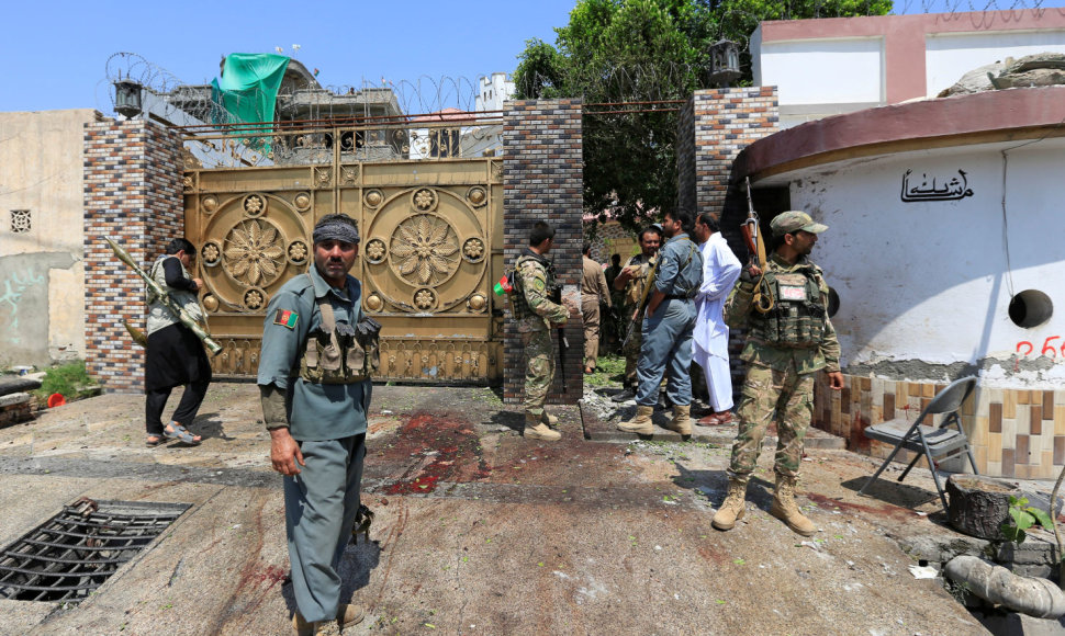 Rytų Afganistane per mirtininkų ataką žuvo du apsaugininkai