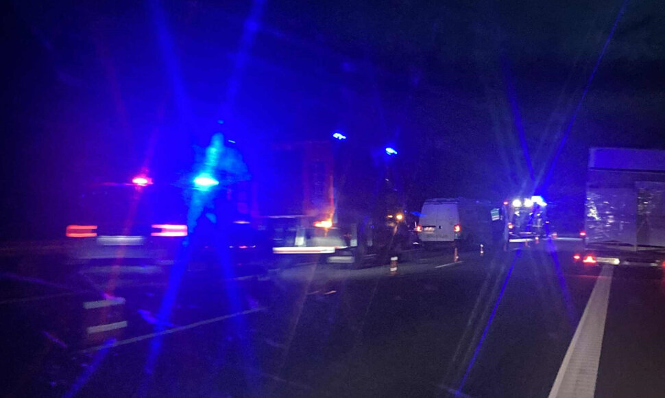 Automagistralėje Vilnius-Klaipėda kilo masinė avarija