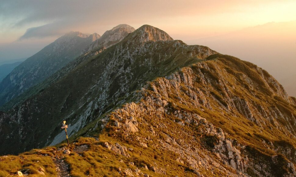 Piatra Krajulujo kalnai