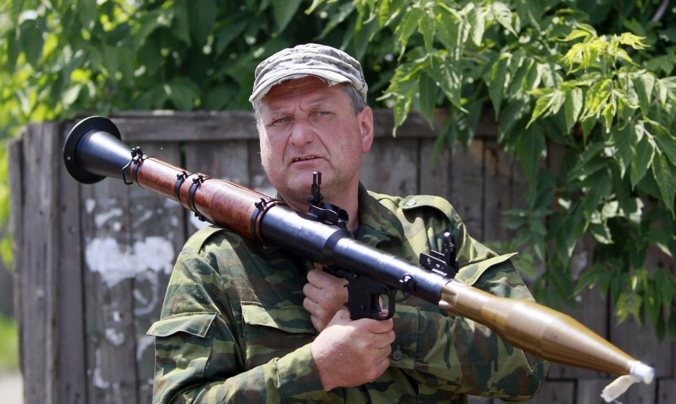 Prorusiški teroristai netoli Krasnyj Limano miestelio, Ukrainoje.