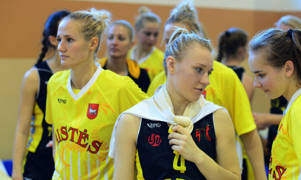 LMKL čempionate  Kauno „Aistės-LSU-Paradis“ krepšininkės 79:59  nugalėjo Vilniaus „Jaunųjų talentų“ ekipą.