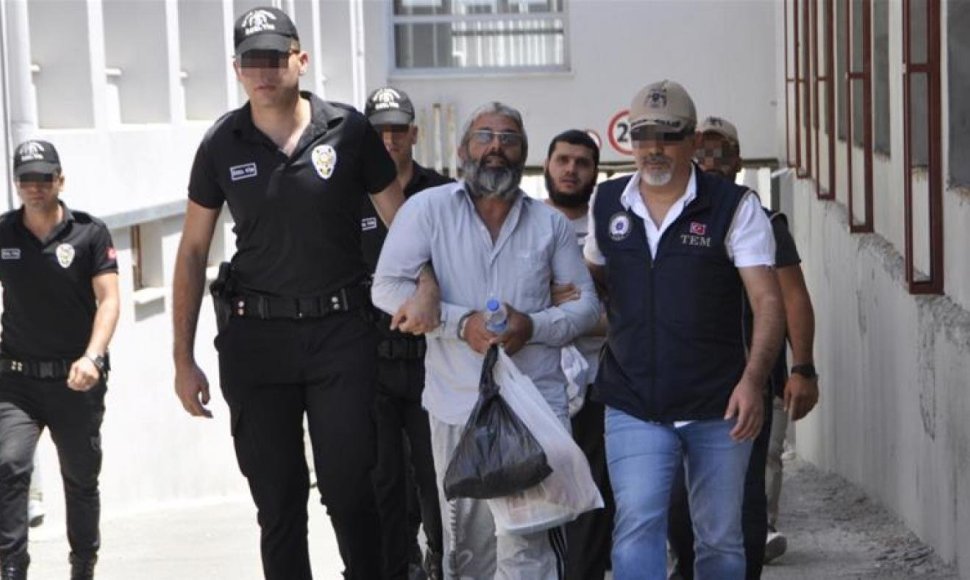 Turkų policija sulaikė įtariamą „Islamo valstybės“ vadą Turkijoje