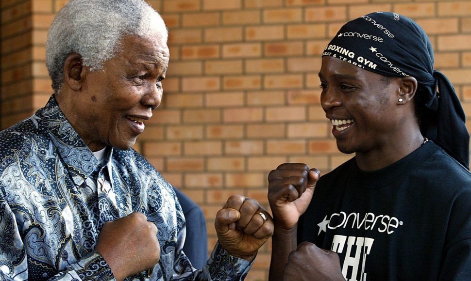Nelsonas Mandela su boksininku Philip Ndou