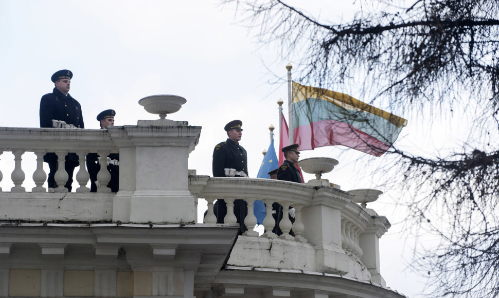 Ceremonija prie Krašto apsaugos ministerijos