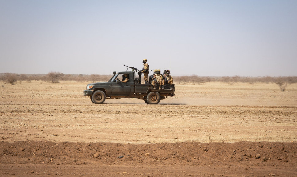 Patruliuojantys Burkina Faso kariai