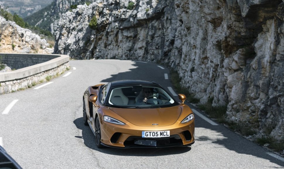 „McLaren GT“
