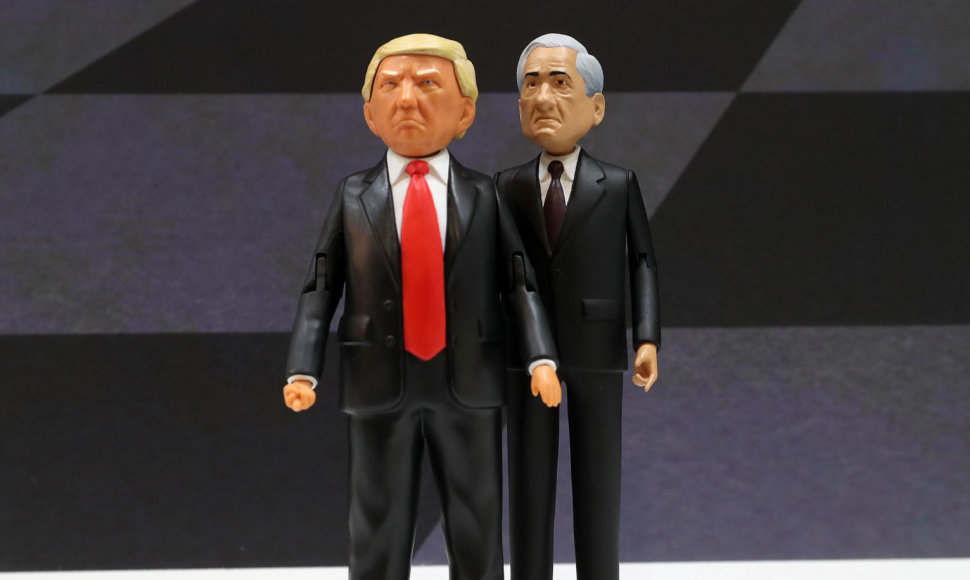 Donaldo Trumpo ir Roberto Muellerio figūrėlės