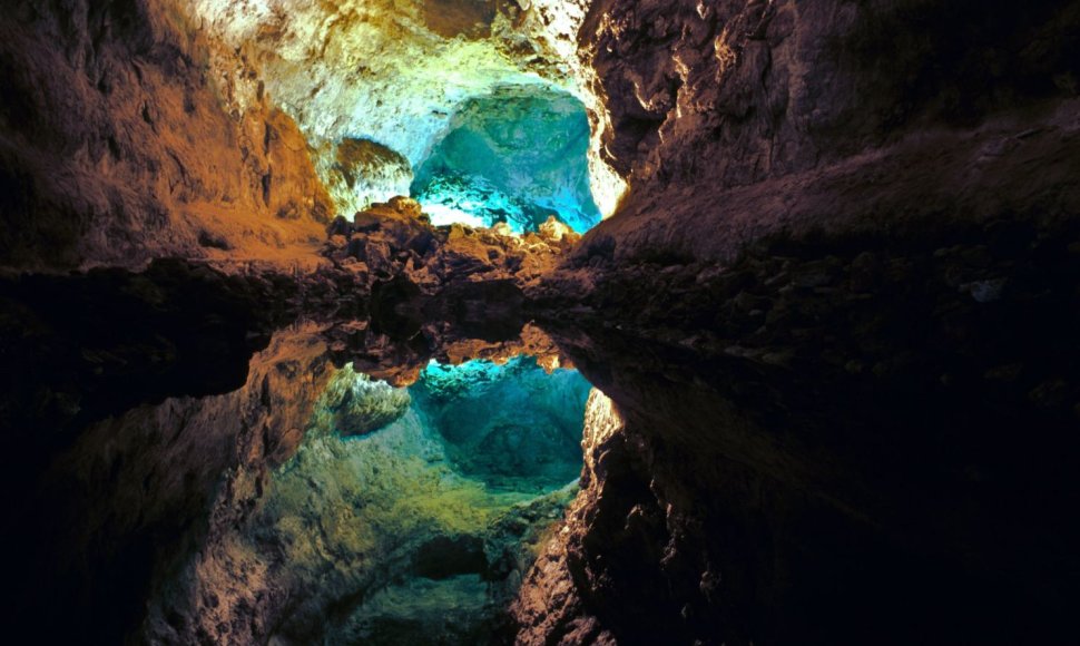 Lansarotės Cueva de Los Verdes - viena didžiausių vulkaninių olų