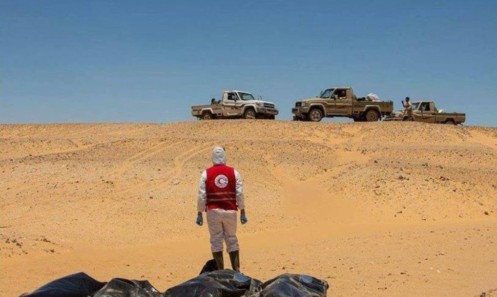 Libijos dykumoje rasta 19 migrantų kūnų