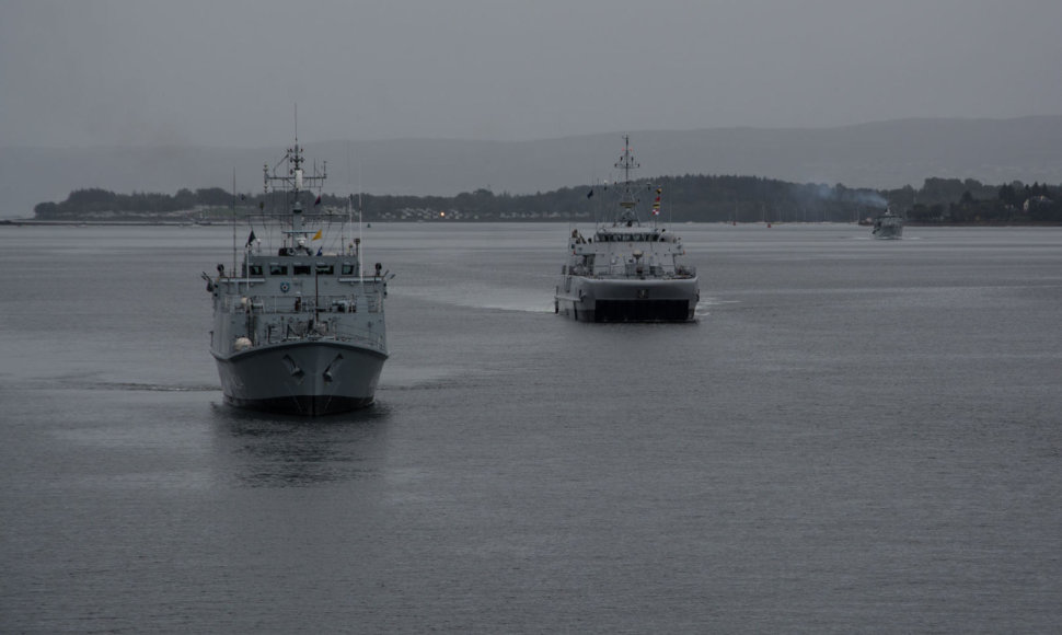 Lietuvos karininko vadovaujamas NATO laivų junginys lankosi Jungtinėje Karalystėje