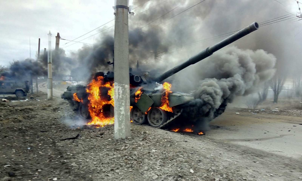 Sunaikintas rusų tankas T-72