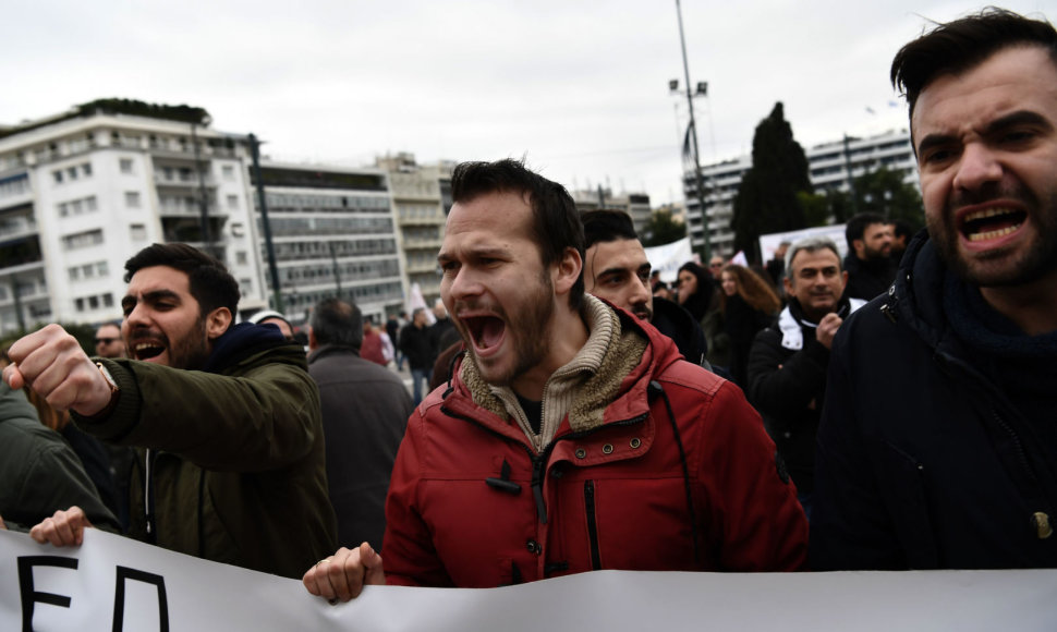 Graikijoje prieš parlamento balsavimą dėl kolektyvinių veiksmų apribojimo vyksta streikai