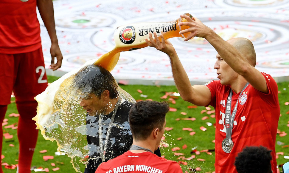 Miuncheno „Bayern“ futbolininkai septintą kartą iš eilės tapo Vokietijos čempionais.