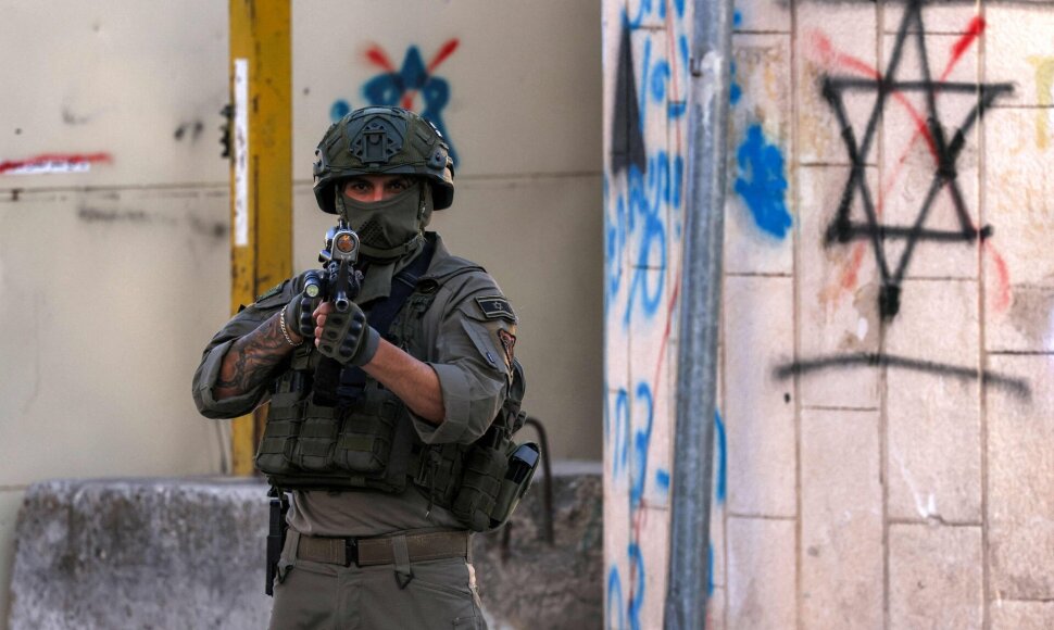 Izraelio karys okupuotame Vakarų Krante / HAZEM BADER / AFP