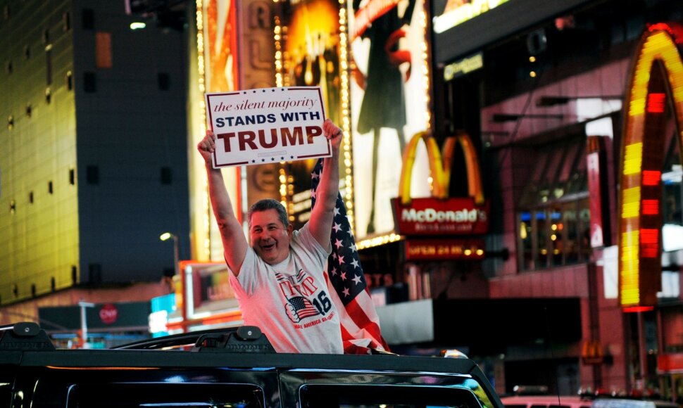 Amerikiečiai švenčia Donaldo Trumpo pergalę prezidento rinkimuose