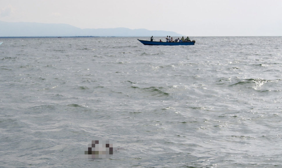 Alberto ežere apvirto Kongo pabėgėlių laivas