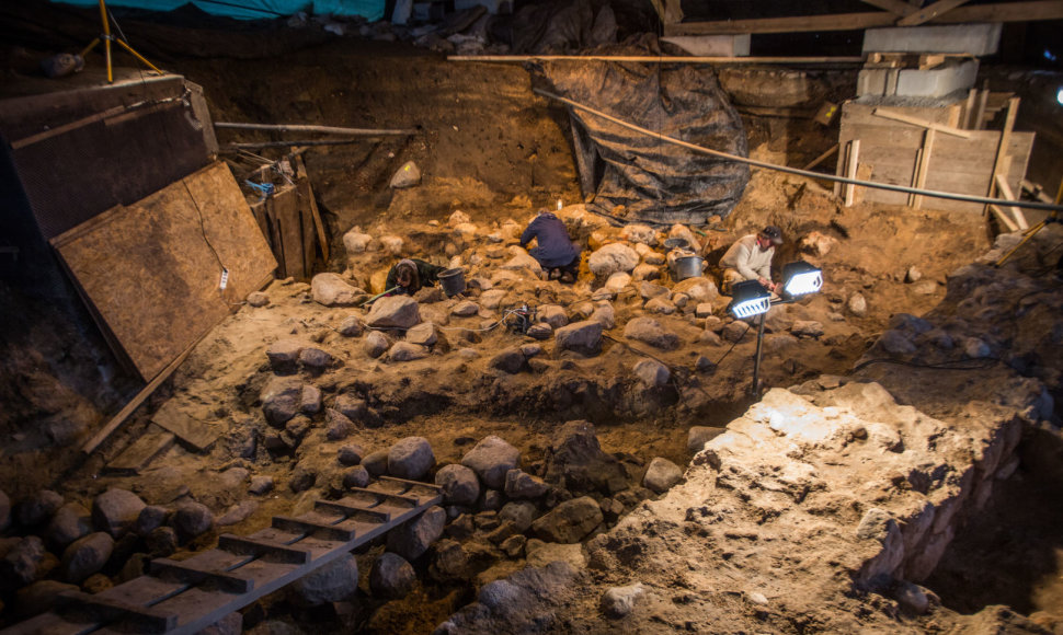 Archeologiniai kasinėjimai Gedimino kalno aikštelėje