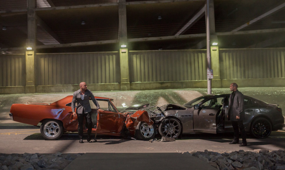 Vinas Dieselis ir Jasonas Stathamas filme „Greiti ir įsiutę 7“