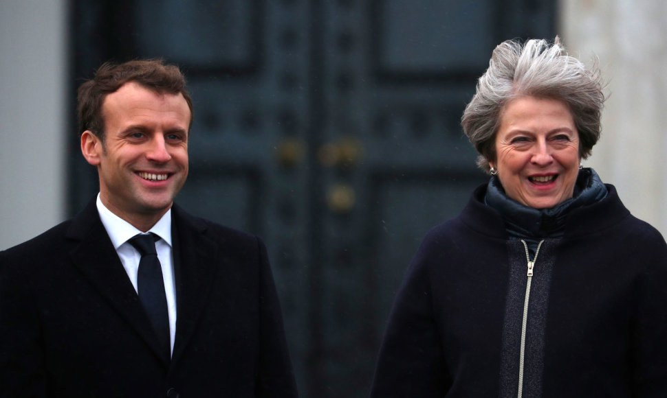 Britų premjerė Th. May sutiko savo kolegą prancūzą E. Macroną