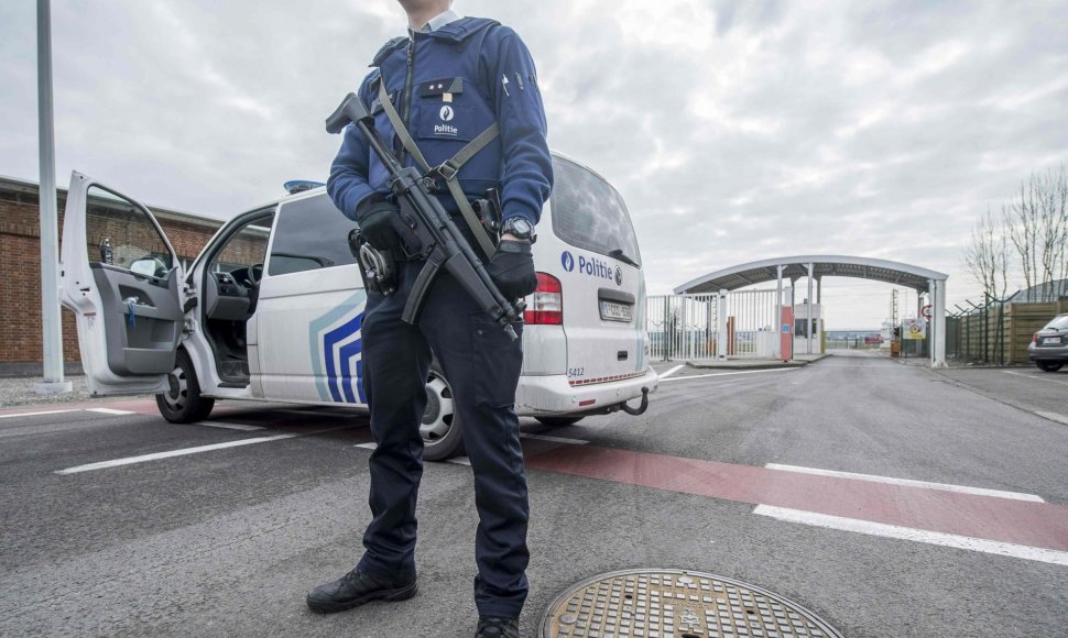 Briuselis po sprogdinimų oro uoste ir metro stotyje