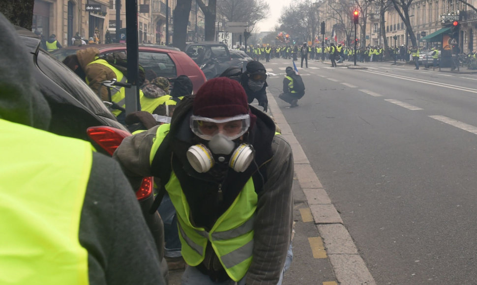 Prancūzijoje Naujųjų metų sutiktuves gali aptemdyti protestai