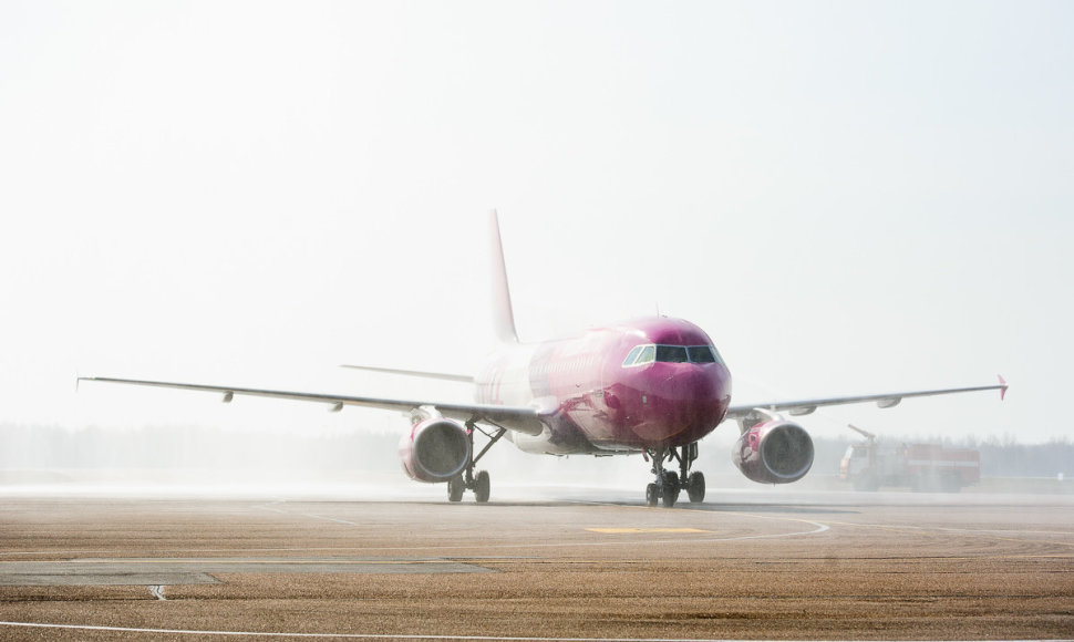 „Wizz Air“ pradėjo skraidinti iš Kauno