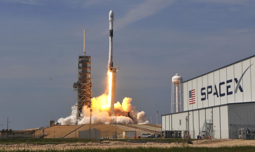 „Falcon 9“ raketos paleidimas