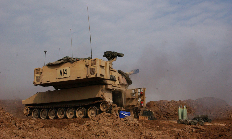 Irake dislokuota JAV savaeigė haubica M109 „Paladin“ 