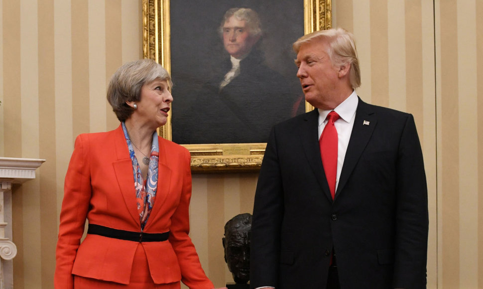 Theresay May ir Donaldas Trumpas