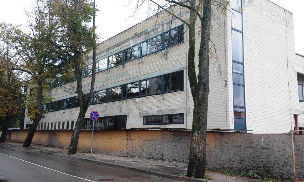 5 mln. litų kainavusi Kretingos biblioteka griūva dar nė nepastatyta 