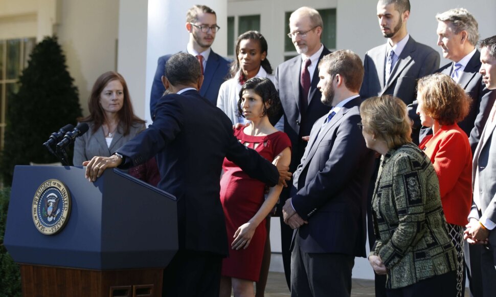 Moteris alpsta per Baracko Obamos kalbą