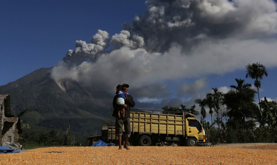 Ugnikalnio išsiveržimas Indonezijoje