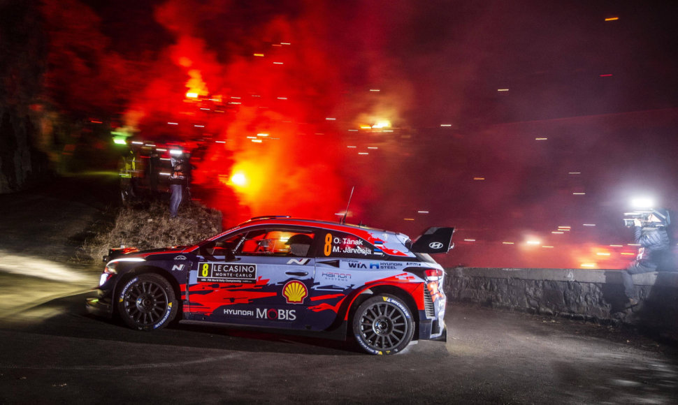 Ottas Tanakas ir Martinas Jarveoja debiutavo „Hyundai“ komandoje Monte Carlo WRC