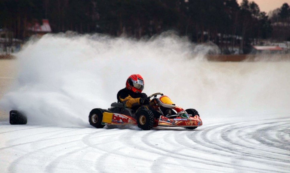 „P1 racing“ treniruotė ant ledo