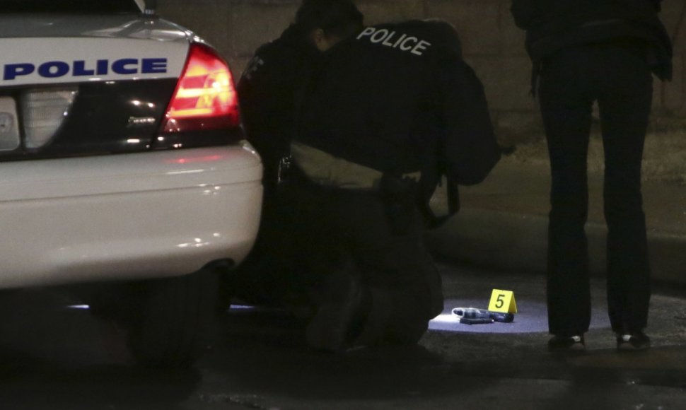 Berklio degalinėje policija nušovė paauglį
