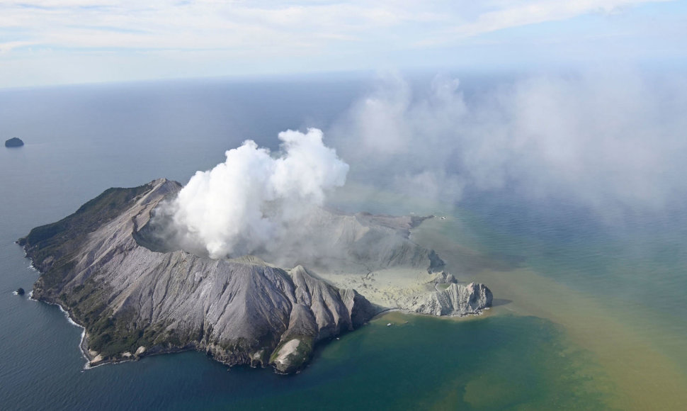 Ugnikalnio išsiveržimas Baltojoje saloje