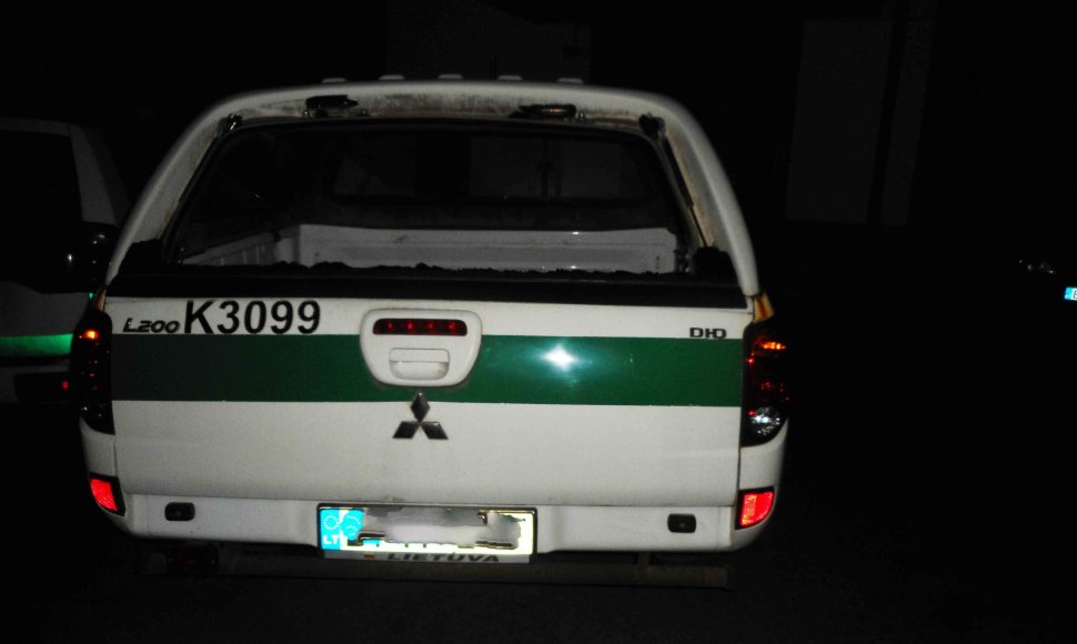 Šventės Šiluose metu apgadintas policijos automobilis
