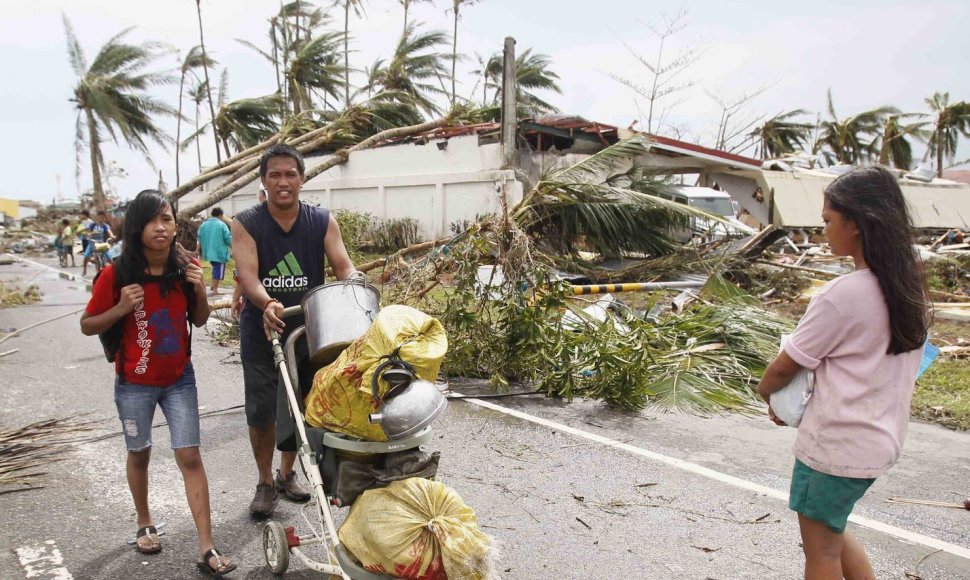 Taifūnas Haiyan Filipinuose nusiaubė Taklobano miestą 