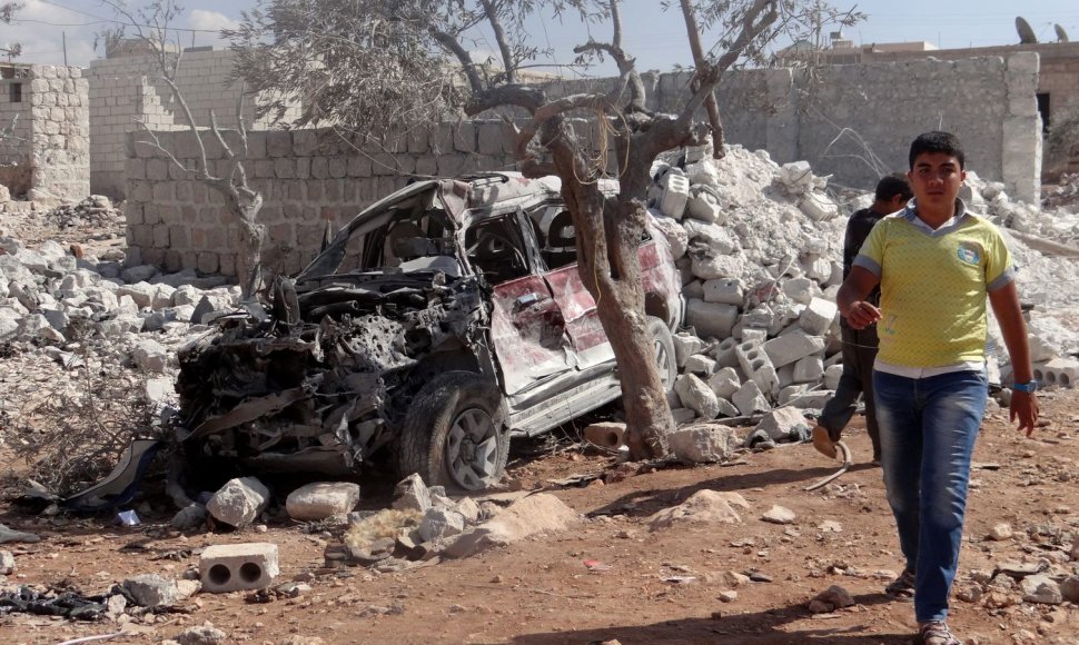 JAV surengė mažiausiai 13 antskrydžių prieš džihadistus Sirijoje.