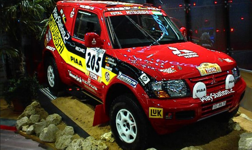  Mitsubishi Pajero Evolution, atnešęs Jutta Kleinschmidt pergalę Dakaro ralyje. (Axel Schwenke, Wikimedia(CC BY-SA 2.0)