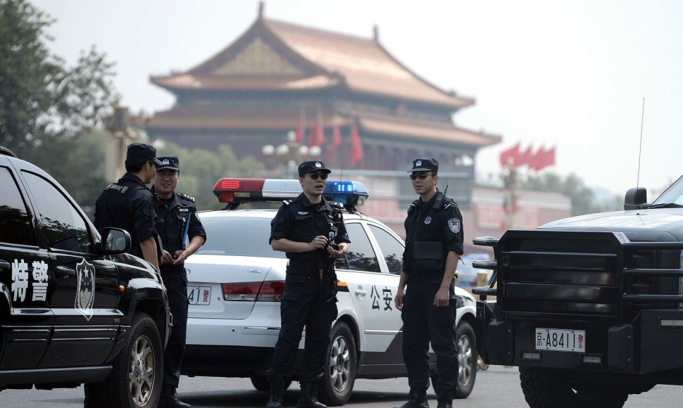 Kinijos policija Tiananmeno aikštėje