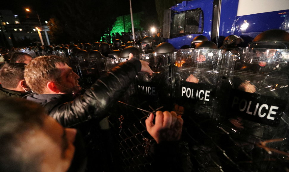 Protestuotojų ir policijos priešprieša Tbilisyje